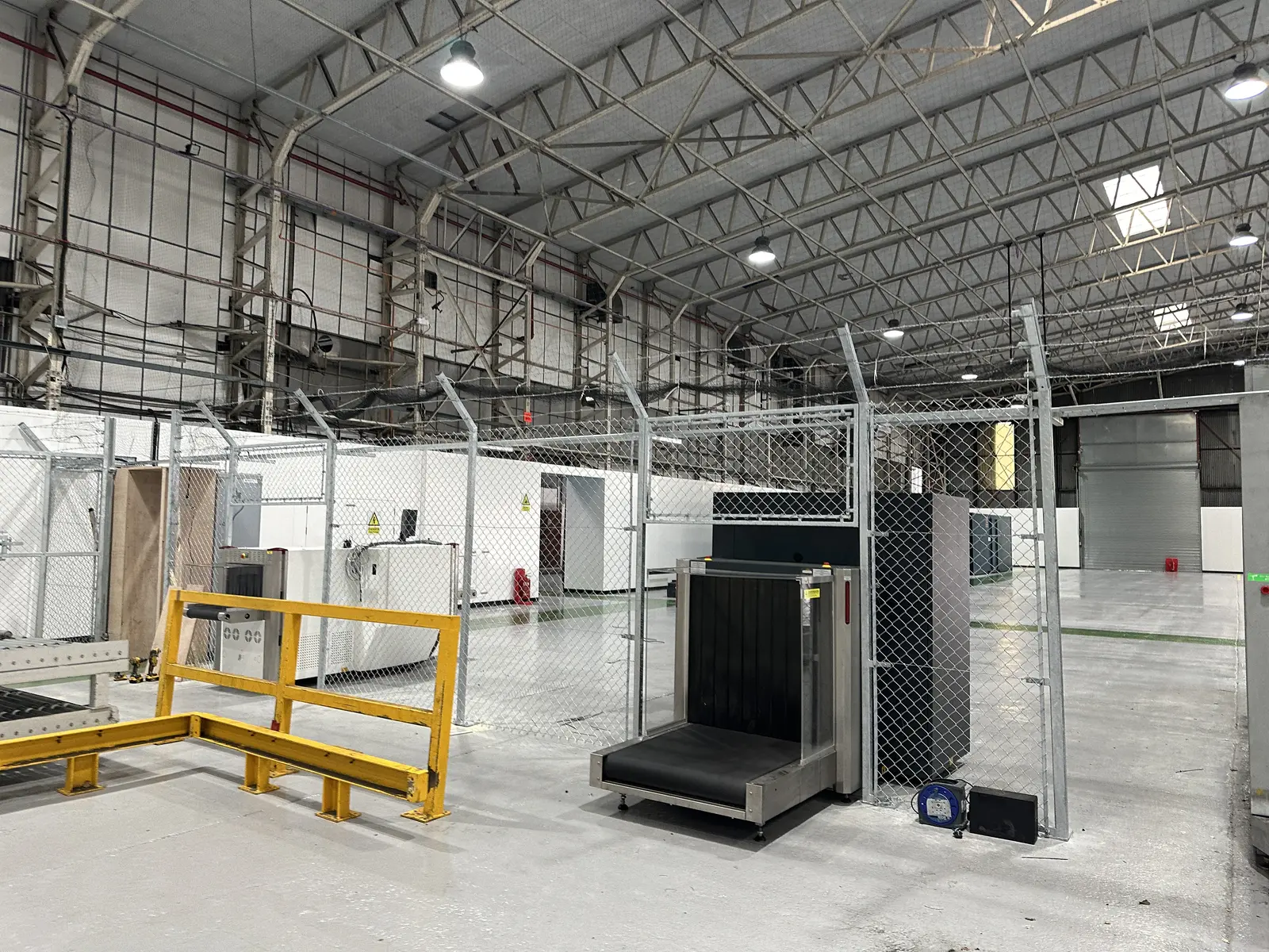Large-tunnel cargo X-ray machine installed by RedteQ