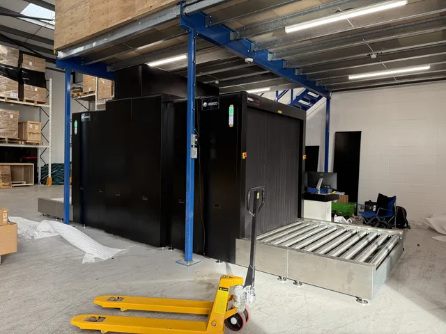 Hissco HS 1818 DV 200kV cargo X-ray installed at the first Heathrow-area site